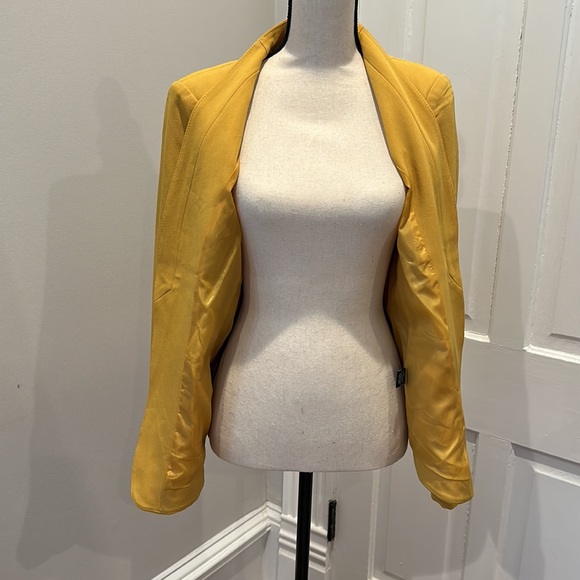 Yellow Blazer - Size 8 - Picture 3 of 6